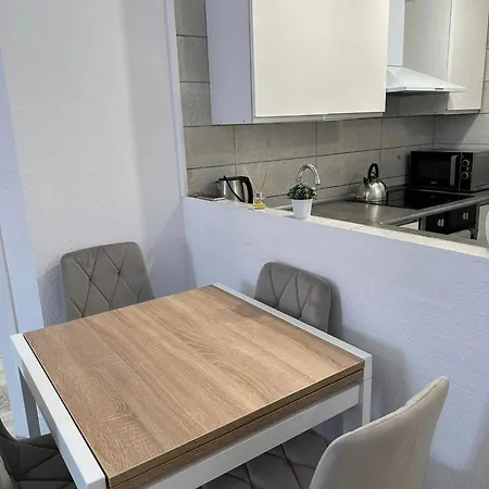 6,4-19 03,25 Pensionat Poznań